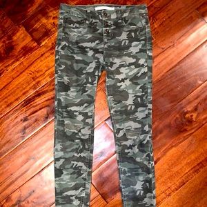 Girls camo pants